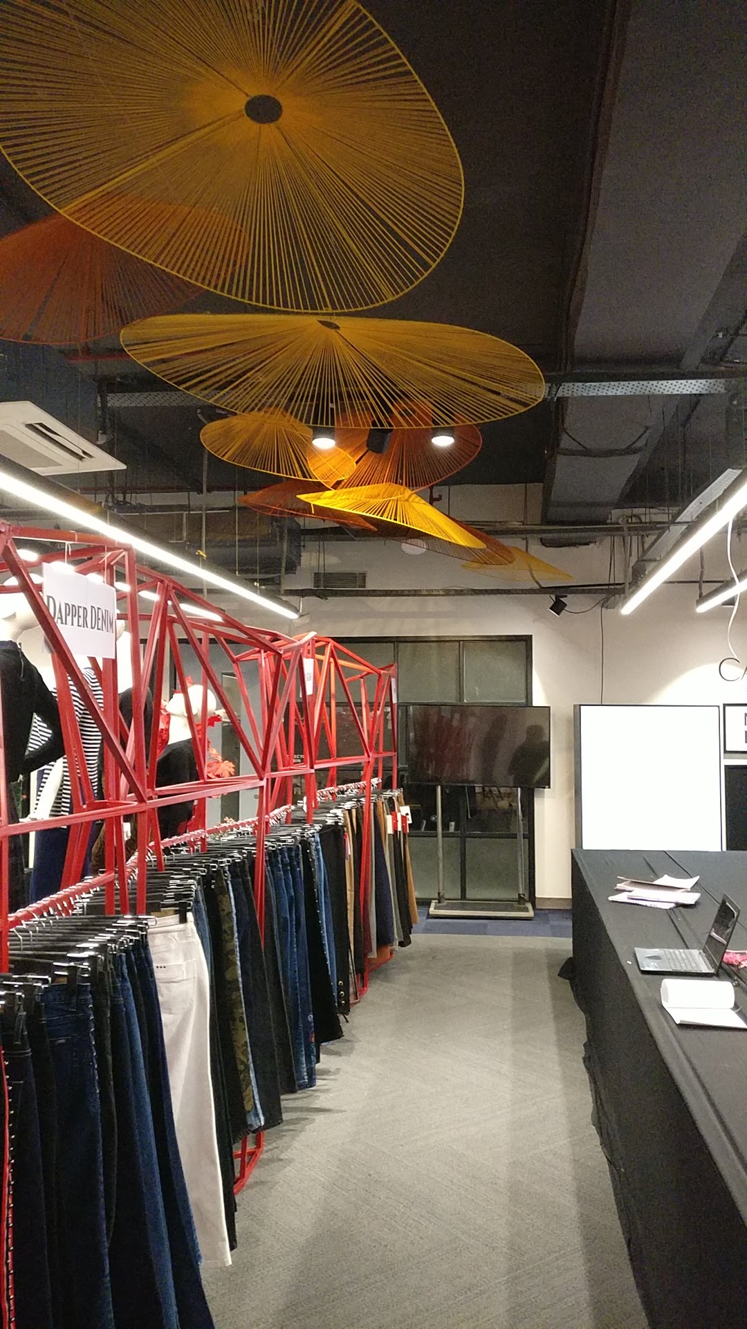 Garments Hanging Stand 2