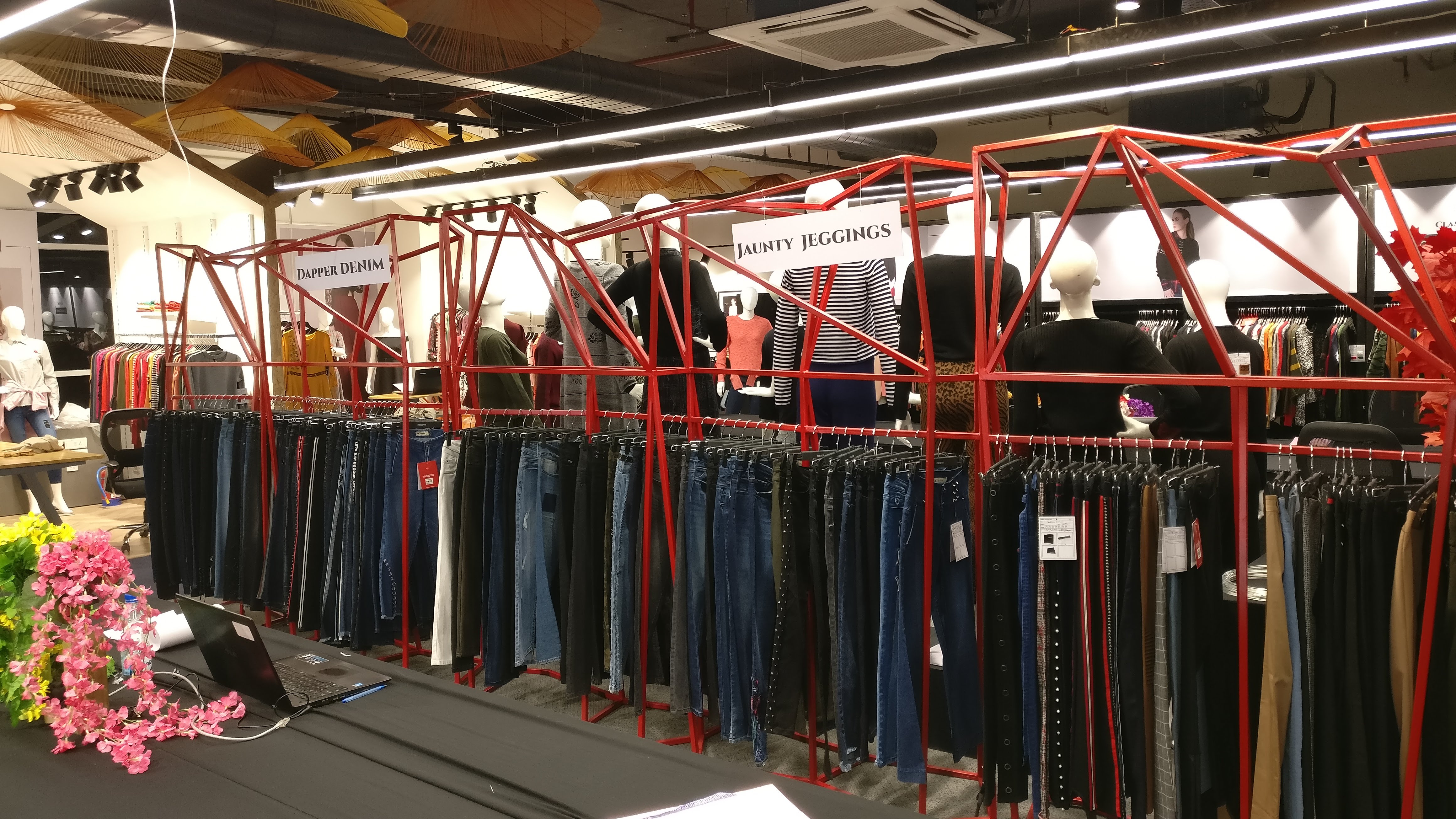 Garments Hanging Stand 3